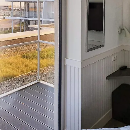 4 Person In Appartement